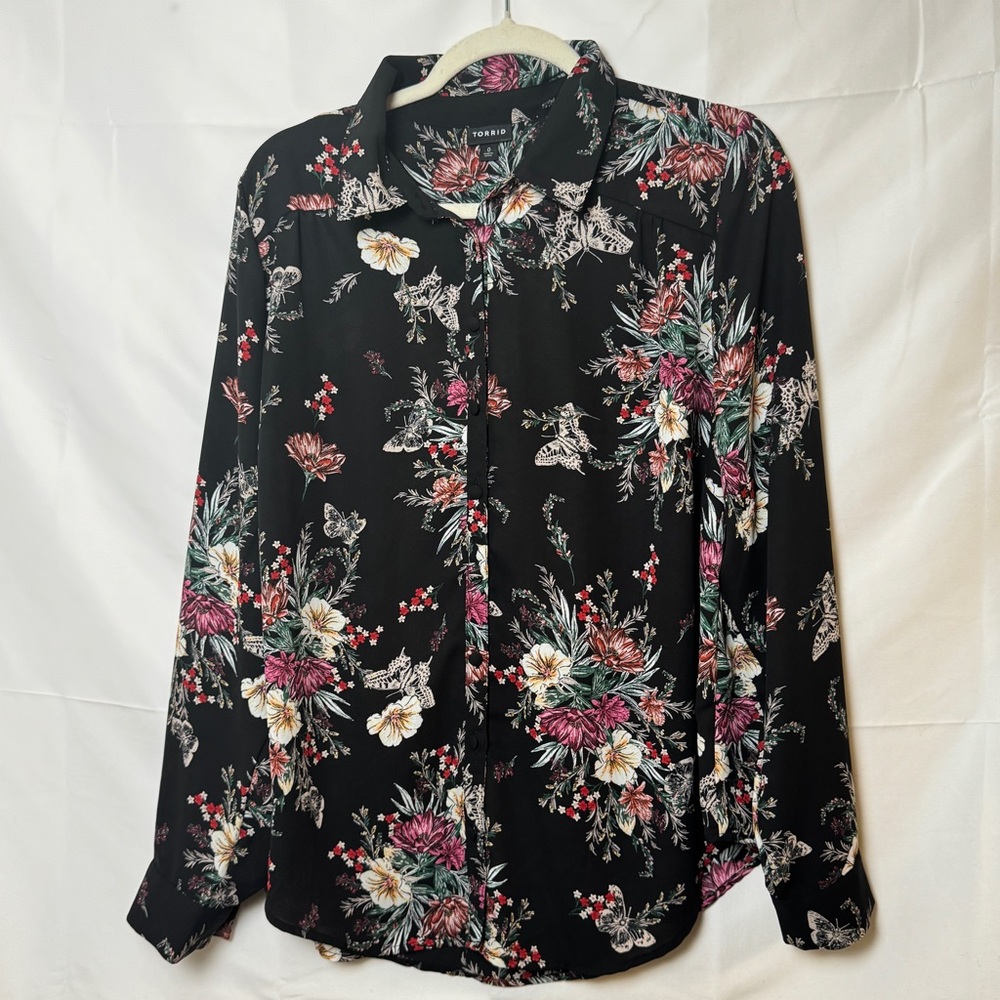 Torrid Plus Size Blouse Beautiful Button Down Blouse Floral